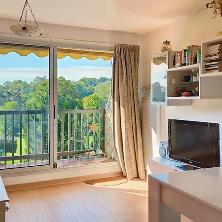 South-facing Golf View With Balcony * Houlgate
